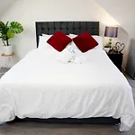 32Gc Dreams Unlimited - Heathrow Studio Flat W Free On-Street Parking