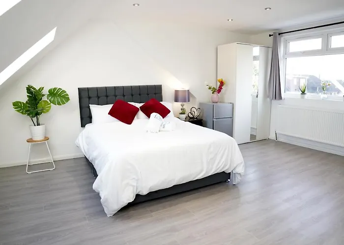 32Gc Dreams Unlimited - Heathrow Studio Flat W Free On-Street Parking