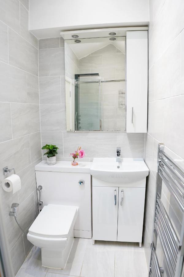 32gc Dreams Unlimited - Heathrow Flat W Free On-street Parking Holiday home